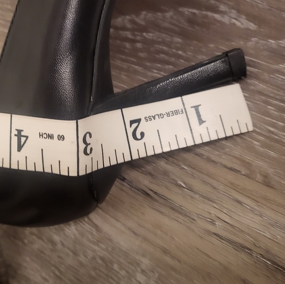 Moda spana Black heels size 7.5 with zipper embellishment - Picture 10 of 12